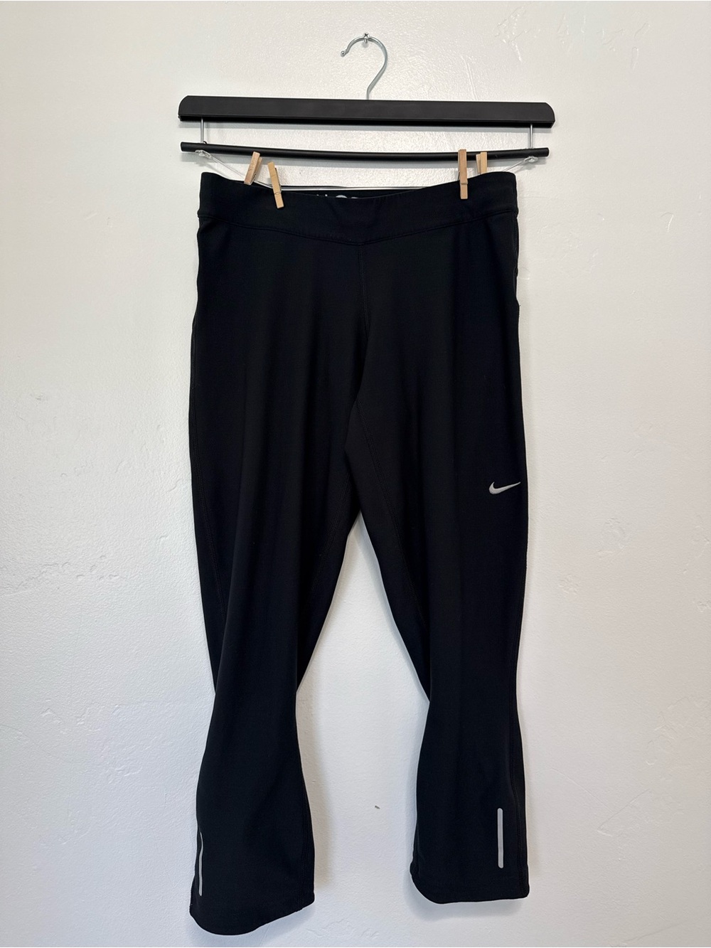 Nike Dri-Fit Women’s Capri Leggings Size Medium